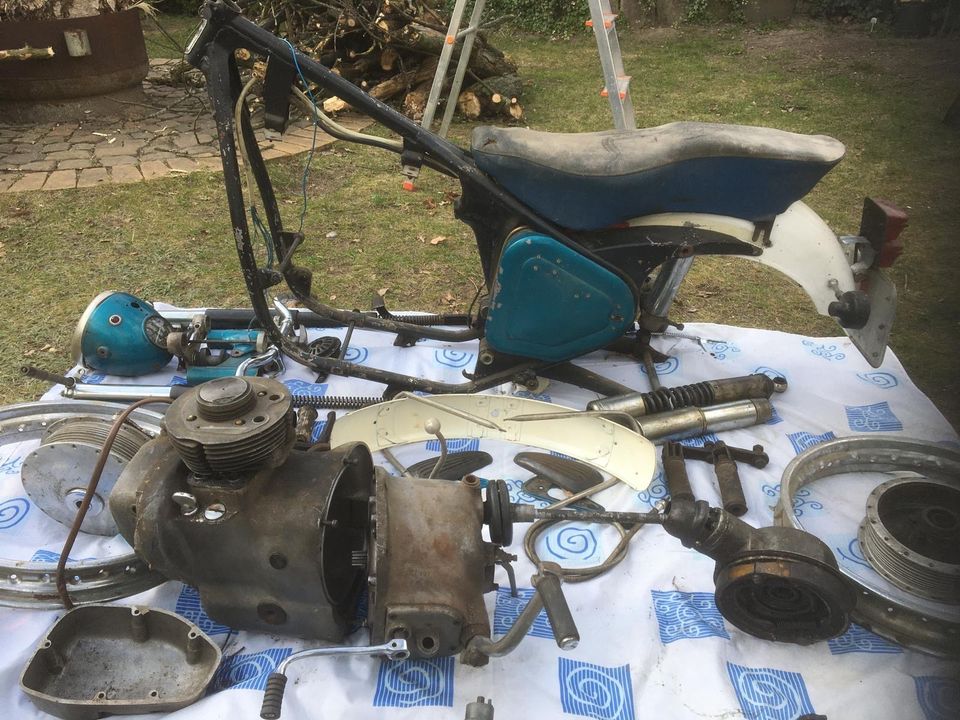 Simson AWO Sport in Einzelteilen Motorrad Neuaufbau in Teltow