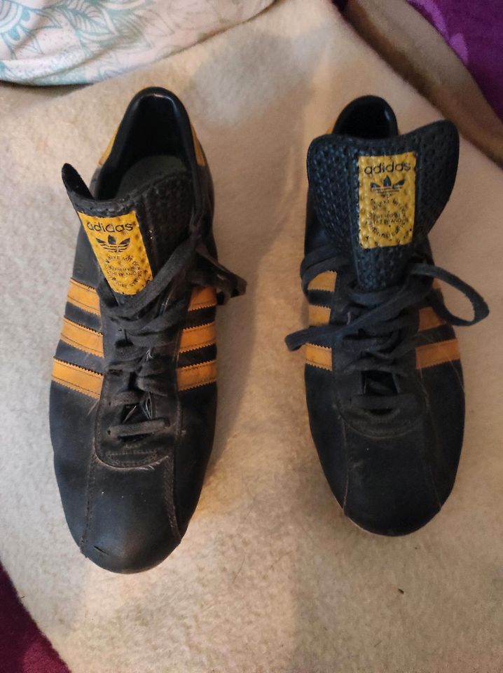 Sammler Vintage Adidas Fußballschuhe Uwe super 70er Jahre in Blönsdorf