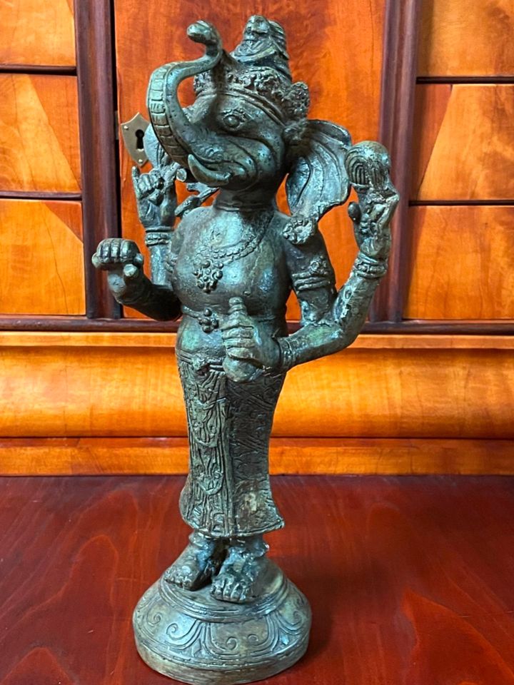 Ganesha 36 cm Bronze, Südostasien, 3 kg ,aus alter Sammlung in Elbtal