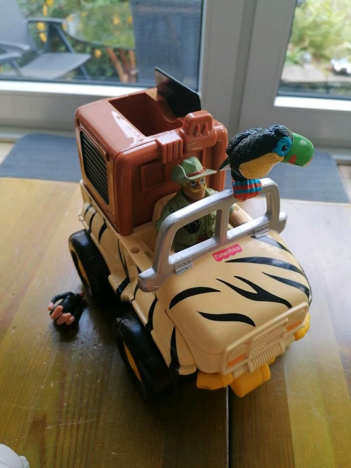 Safari Landschaft Fisher Price Elefanten Löwen Krokodile Jeep in Oberhausen