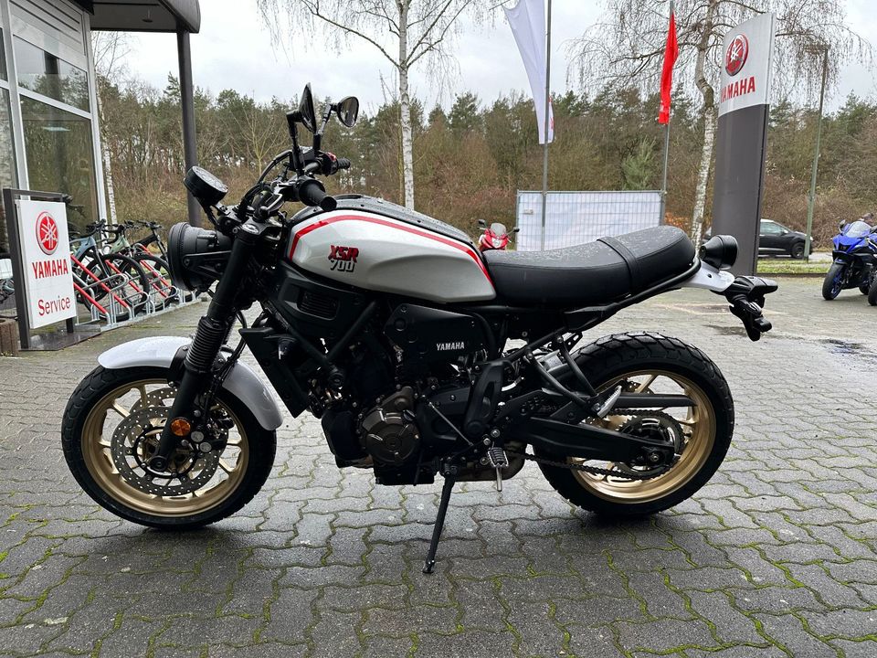 Yamaha XSR700 X-Tribute LED Modelljahr 2023 in Hanau