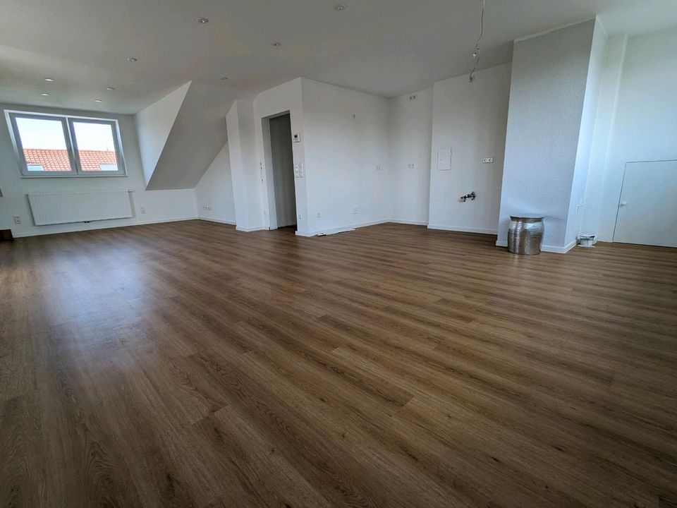 Schöne Studio-Wohnung, 2,5 Zimmer mit EBK und Balkon in Kornwestheim