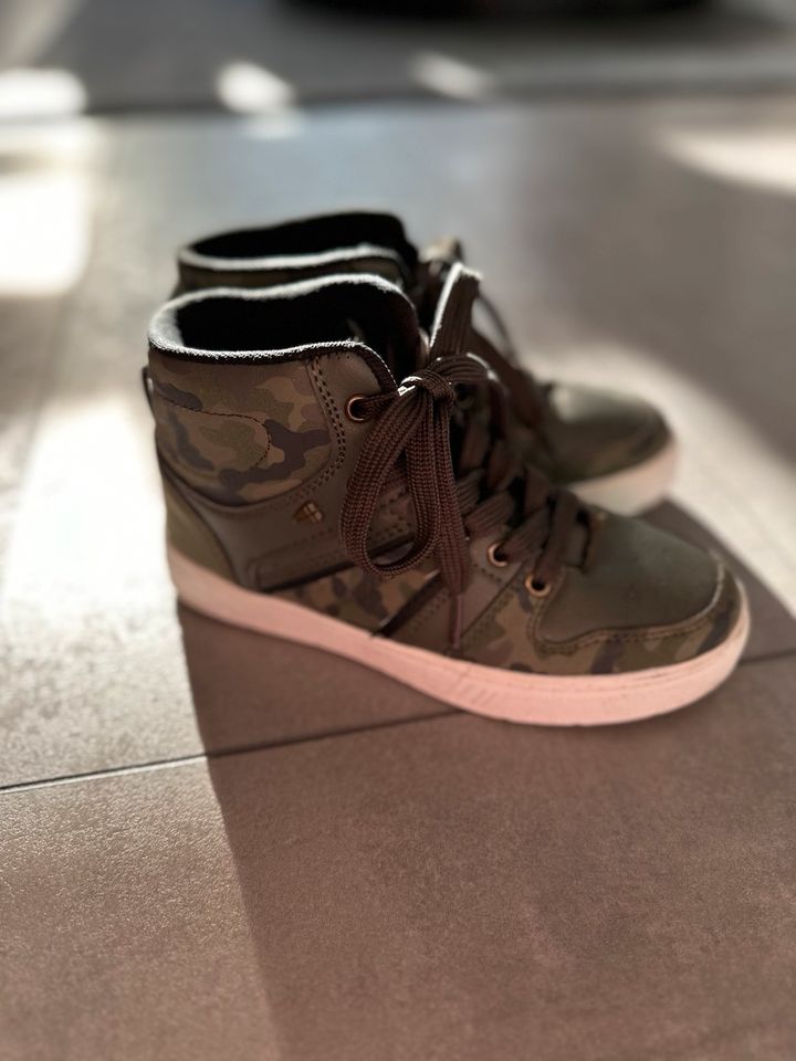 Jungen Sneaker Herbst- Winterschuhe Gr. 32 in Köln