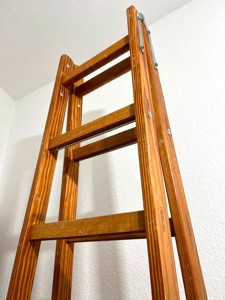 Holzleiter - restauriert -260cm - für Loft-Galerie-Atelier -Antik in Halle