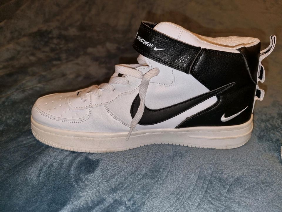 Nike Air Schuhe Größe 44 in Hausham