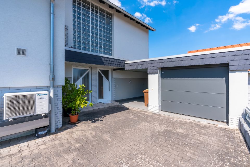 Modernisiertes Zweifamilienhaus mit Baugrundstück (optional) in Ober-Florstadt in Florstadt