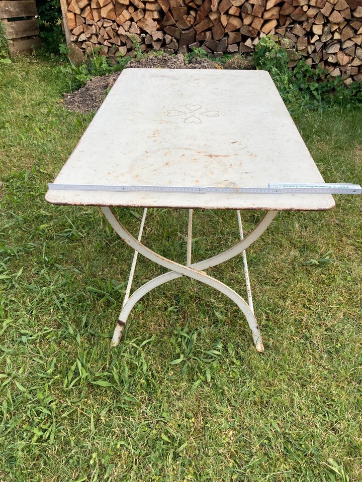 Vintage französischer Gartentisch aus Metall in München