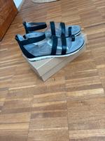 UGG Sandalen 43 gut erhalten Nordrhein-Westfalen - Kamp-Lintfort Vorschau