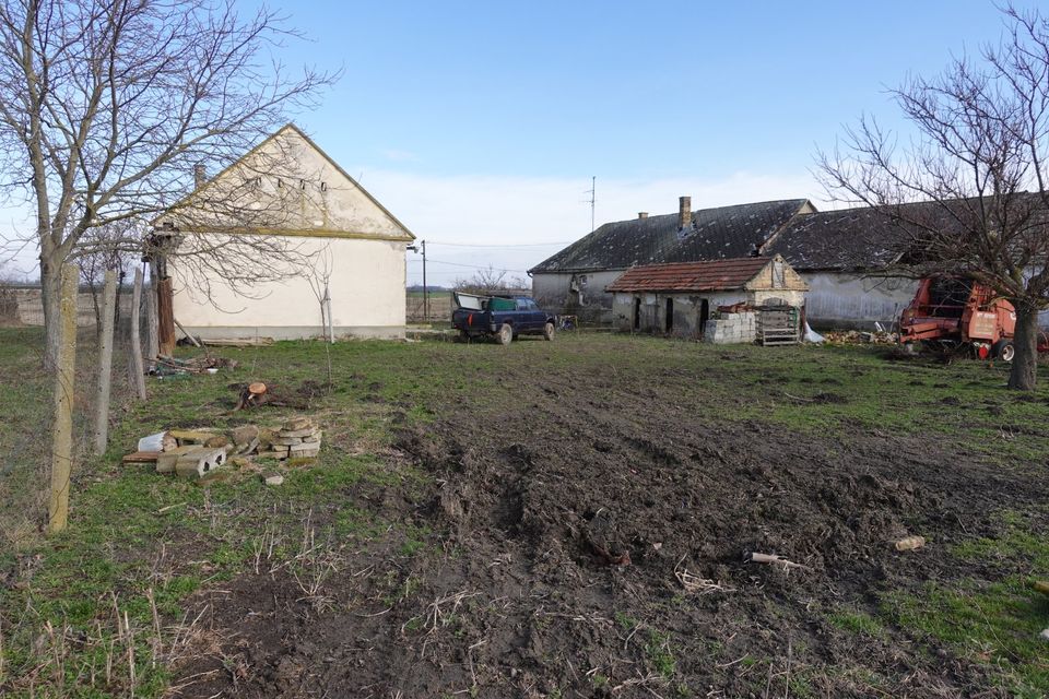 Haus in Ungarn mit großem Grundstück zu verkaufen in Sinzig