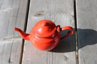 rote Teekanne aus Metall Bayern - Ichenhausen Vorschau