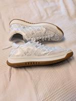 Burberry Turnschuhe 39,5 Nordrhein-Westfalen - Leverkusen Vorschau