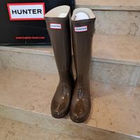 neuwertige/ungetragene Hunter braun (cacao) gloss Gr. 40/41 UK 7 Feldmoching-Hasenbergl - Feldmoching Vorschau