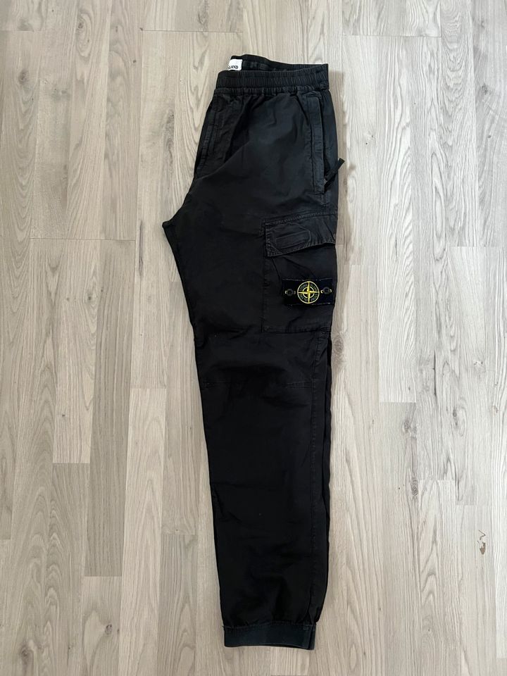 Stone Island Cargo Pants W33 in Hattstedt