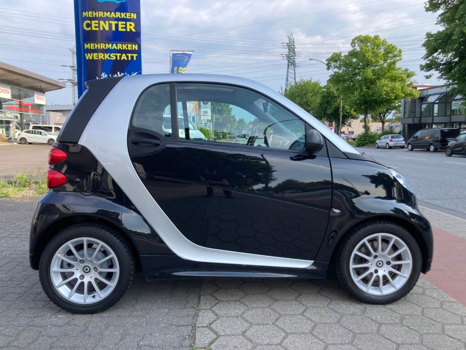 Smart ForTwo CDI WENIG KILOMETER SHZ PANORAMA ALU TOP in Hamburg