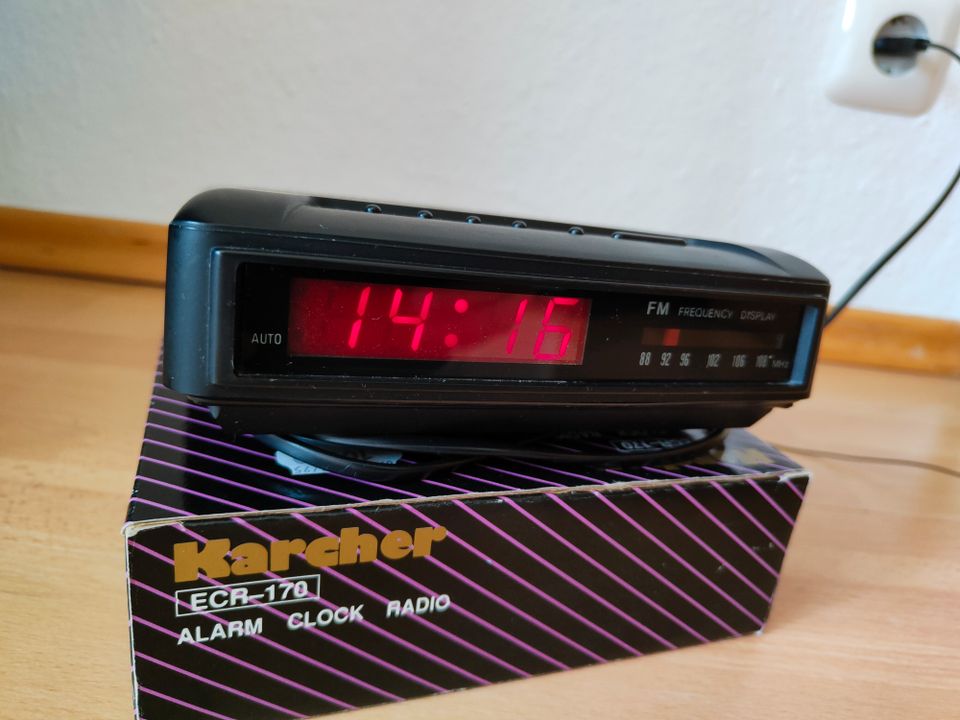 Karcher Uhrenradio ECR-170 Digitaluhr Radiowecker vintage 90´er in Riezlern