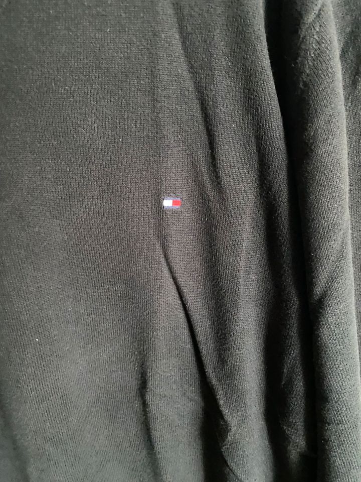 Pullover schwarz Tommy Hilfiger Gr. XL in Lemgo