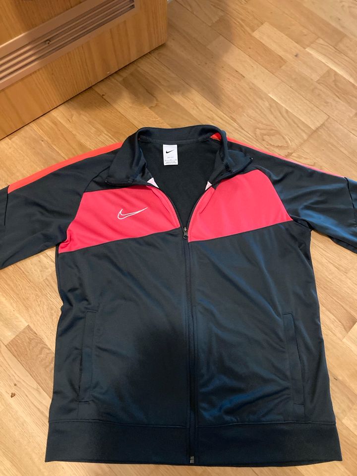 Herren Jacke Nike Dri fit Sport Jacke sportjacke schwarz xl in Ahaus