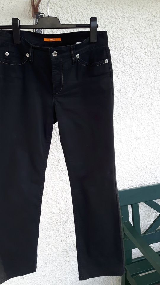 Sehr gut erhaltene tolle moderne Mac Jeans Gr.42/32Carrle schwarz in Deuerling