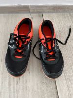 Fußball Schuhe mit stahl Noppen gr 39 Nordrhein-Westfalen - Delbrück Vorschau