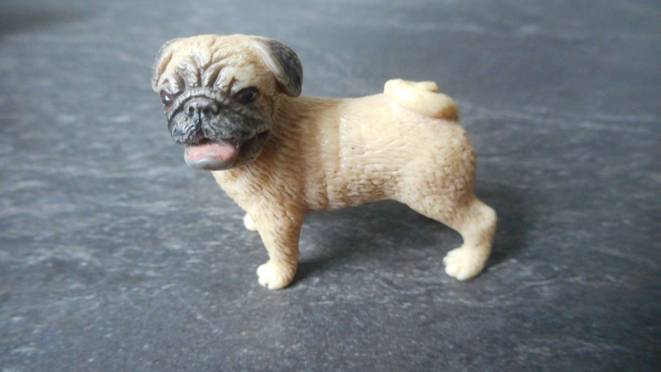 Schleich - Golden Retriever 16313 + Mops Rüde 16381 in Berlin