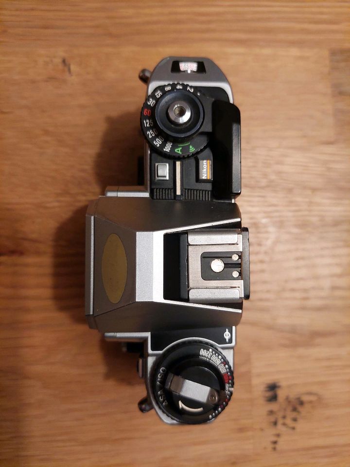 12 Mo. GEWÄHR Nikon FG 20 Kamera analog vintage Film in Bremen