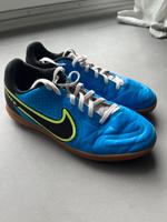 Nike Tiempo Hallenfußballschuhe Gr. 38,5 Hessen - Mainhausen Vorschau