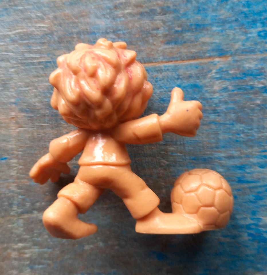 Pumuckl Fußballspieler Bully 1983 Figur Vintage Sammeln in Aichwald