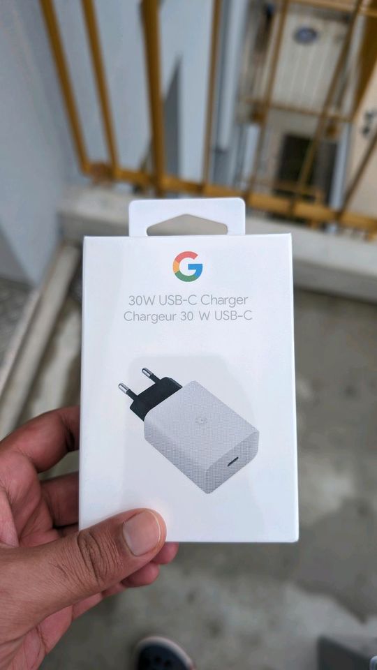 Google Pixel 30W USB-C Charger in Dresden