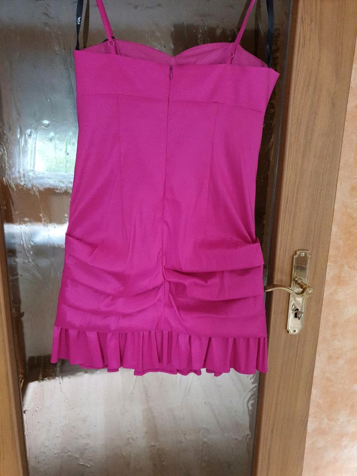 Festkleid Vera Mont gr 38-40 neu in Bad Schmiedeberg