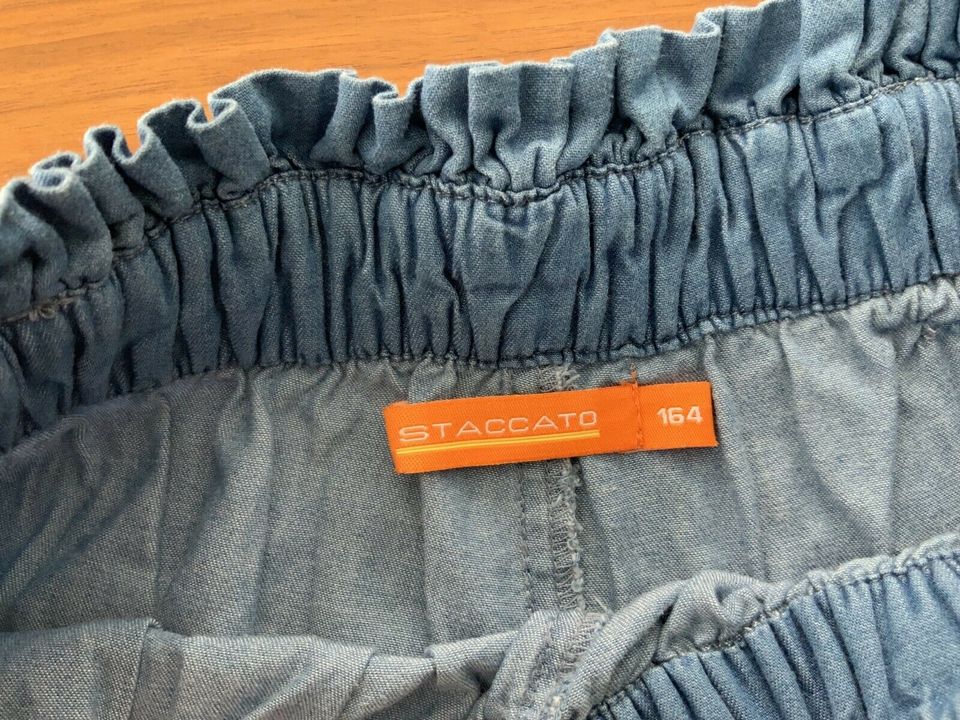 Staccato Short Shorts kurze Hose Mädchen Gr. 164 blau in Staufen im Breisgau