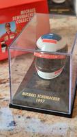 Michael Schumacher Collection Helm 1:8 Ferrari 1997 Minichamps Nordrhein-Westfalen - Elsdorf Vorschau
