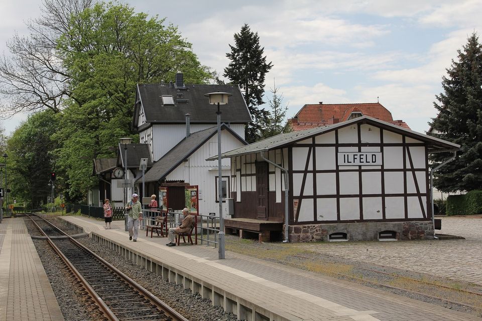 Erschlossenes Baugrundstück mit ruhigem Garten, Blick auf Südharz in idyllischem Erholungsort in Harztor Ilfeld