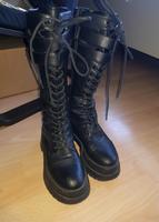 Bershka Gothic Plateau Schnürstiefel Boots Gr.36 Hessen - Wiesbaden Vorschau