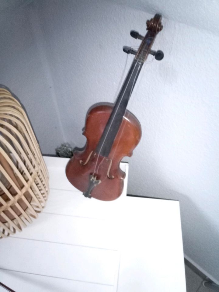Alter  # Prototyp # Geige Um 1900 in Lohne