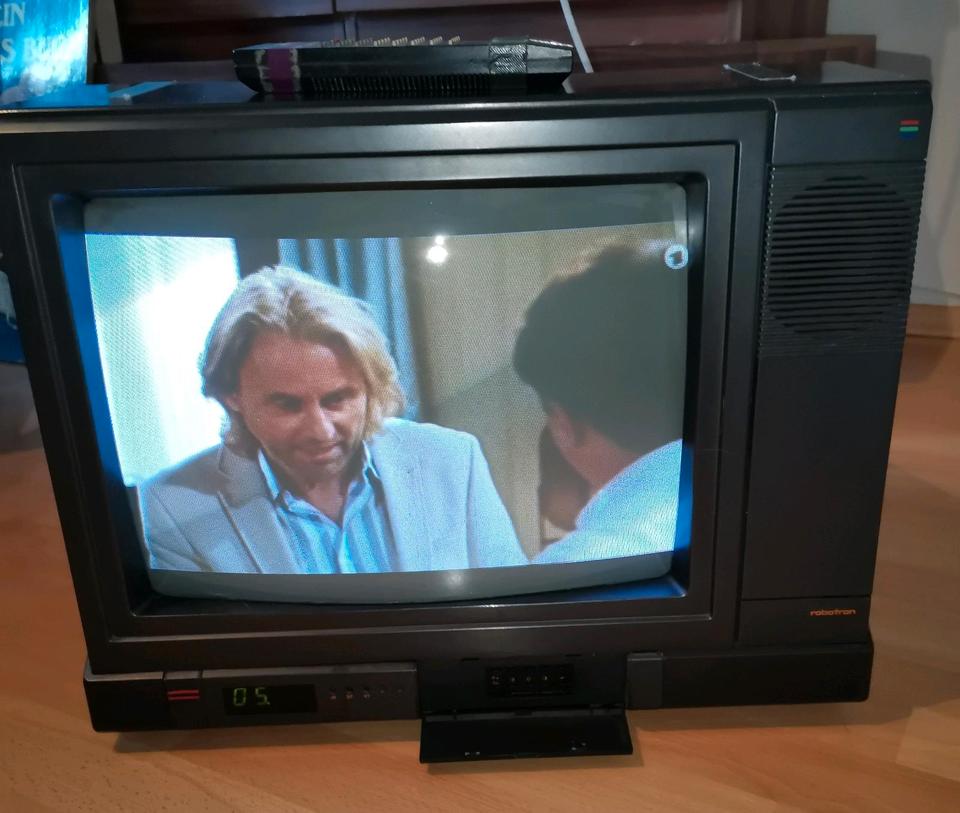 DDR Fernseher DDR Farbfernseher ROBOTRON  Color-Vision RC9140 in Forst (Lausitz)