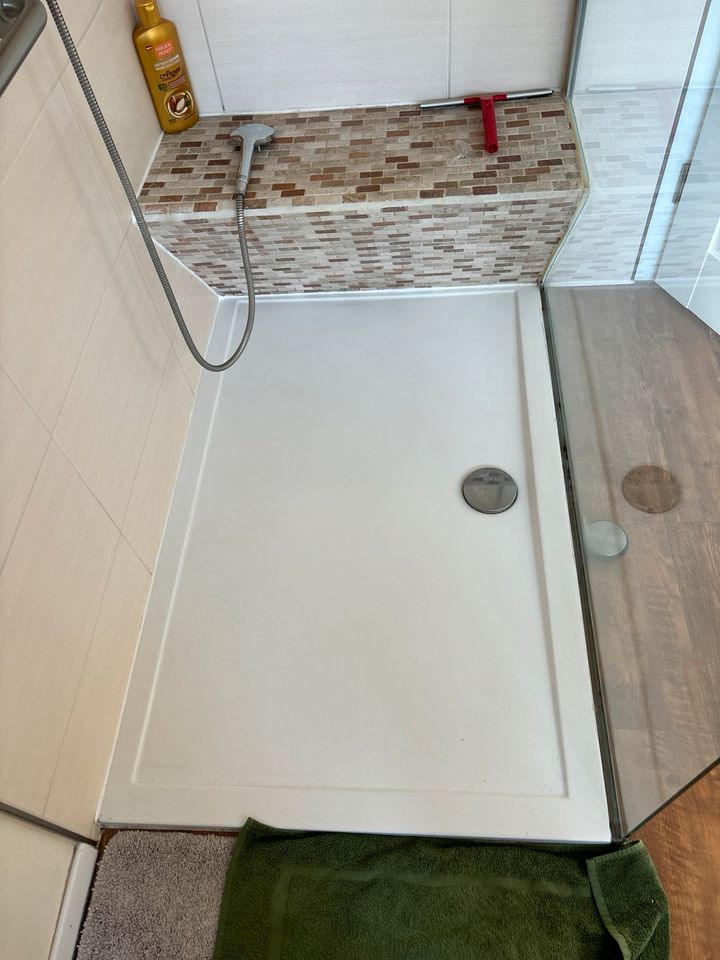 3 Duschen neu mit Silikon auszufugen in Lauterbach (Hessen)