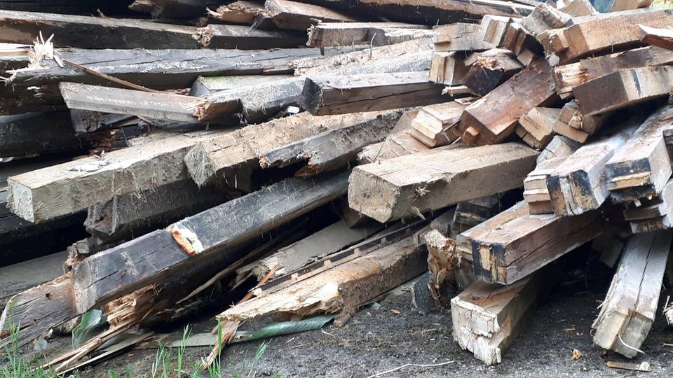 Trockenes Abbruchholz in Schiltach