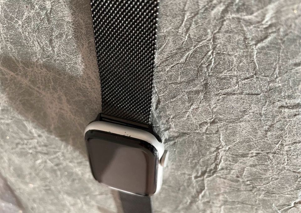 Gelöscht • Apple Watch Se Nike Edition 44mm in Augsburg