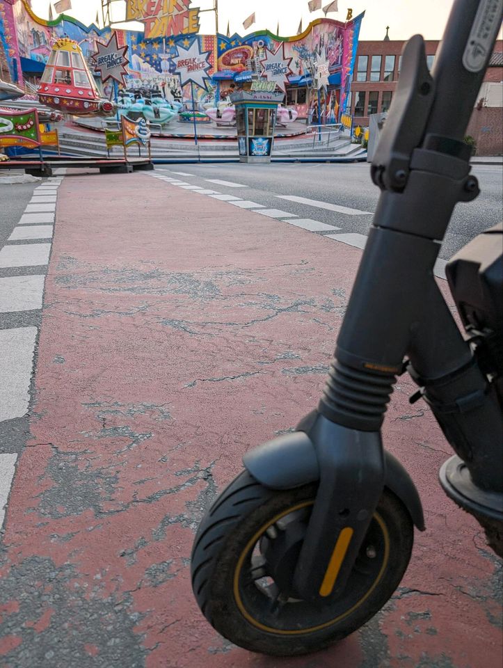 Eilmeldung E- Scooter Segway-Ninebot Max 2 Gestohlen worden in Düsseldorf