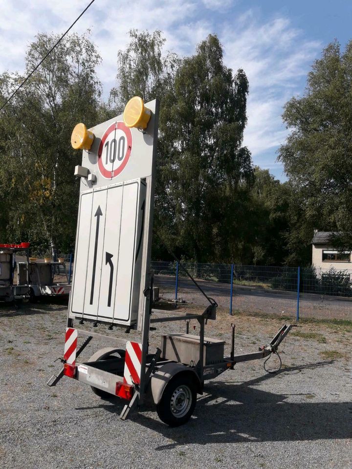 Nissen Verkehrsleittafel Verkehrssicherungsabhänger Horizont in Selters