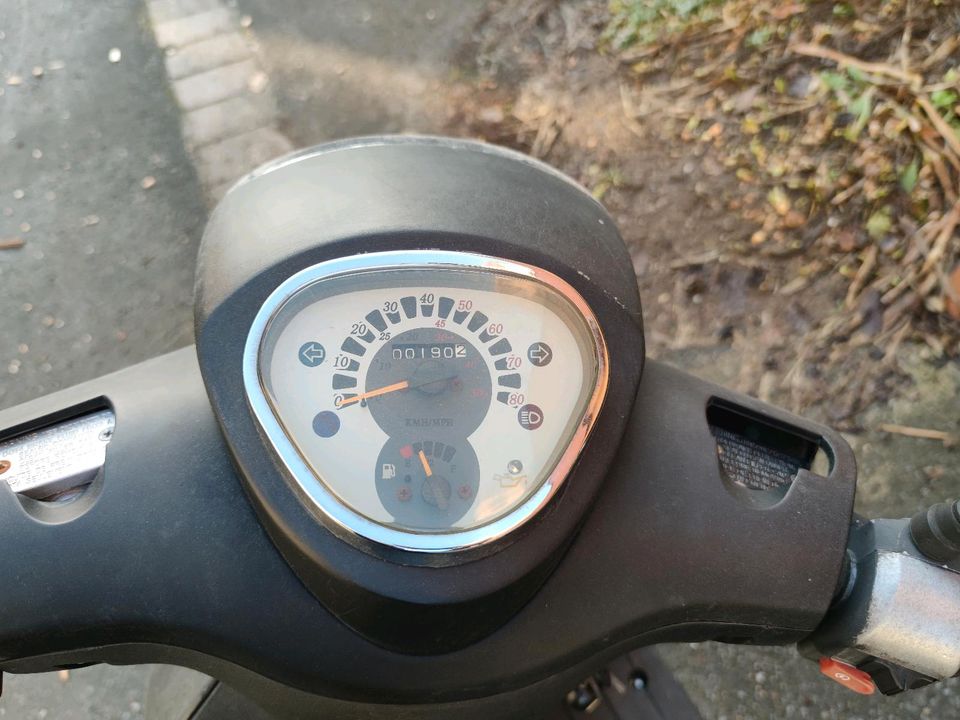 Motowell Retrosa Schwarz 50er Roller Herstellungsland Ungarn in Gräfenberg