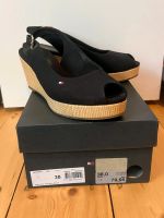 Tommy Hilfiger Keilsandalette, Gr. 38 Hessen - Kassel Vorschau