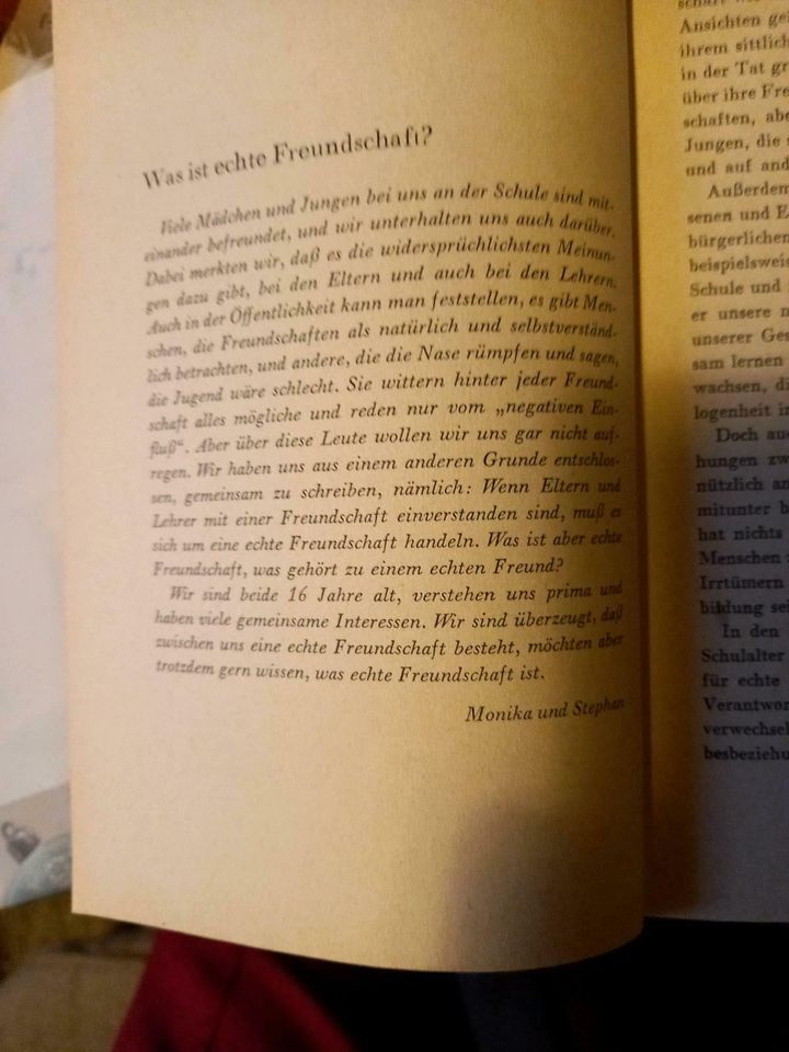 Ratgeber der DDR Wochentage der Liebe und Ehe,  unter vier Augen in Steinhagen (Mecklenburg)