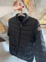 Moncler Übergangs Daunenjacke Größe 1 Köln - Bayenthal Vorschau