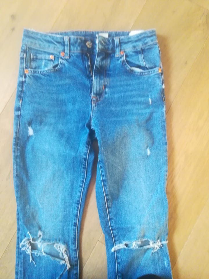 Skinny High-Waist Ankle- Length Jeans von H&M, Größe 27 in Bremen