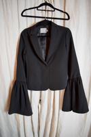 Asos Cropped Blazer kurz voluminöse Ärmel schwarz 34 Berlin - Neukölln Vorschau