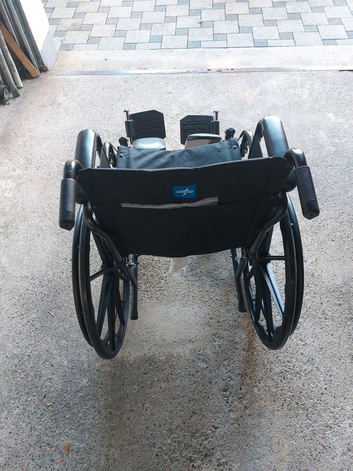 Rollstuhl neuwertig in Königsbrunn