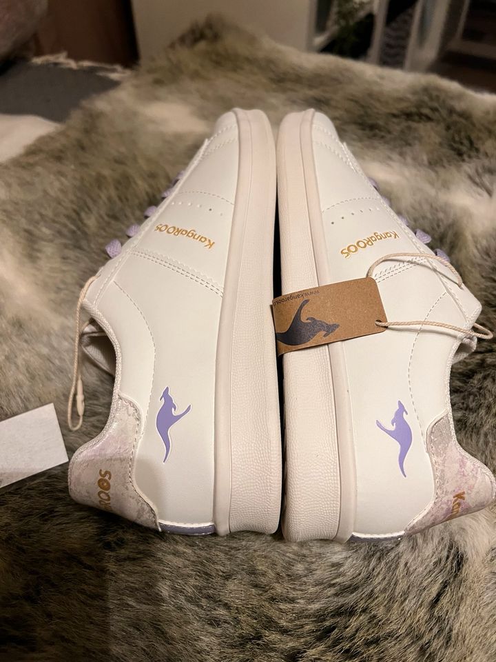 Kangaroos Sneaker weiß violett Gr.38 in Contwig