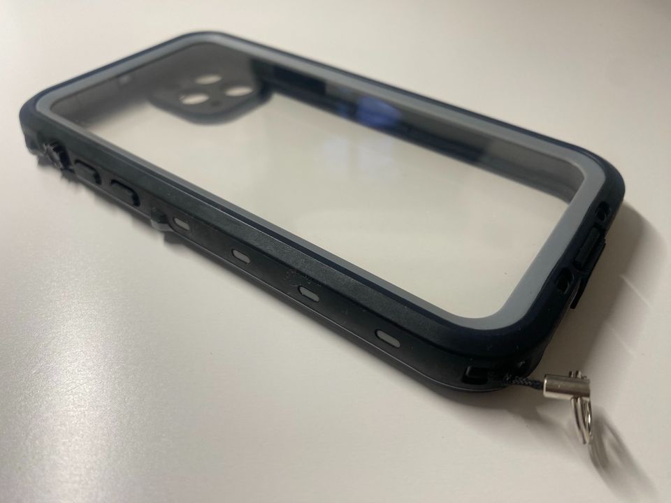 iPhone 11 Pro Case Hülle wasserdicht in Flensburg