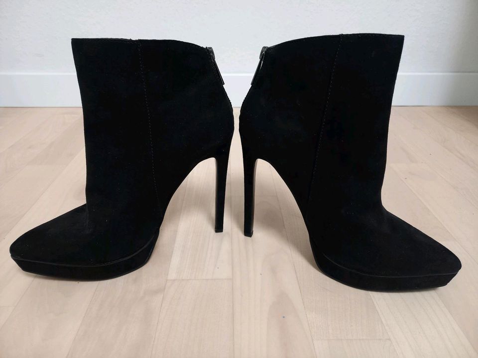 High Heel Stiefelette schwarz Gr 39 mit Fersenreißverschluss in Hünfeld